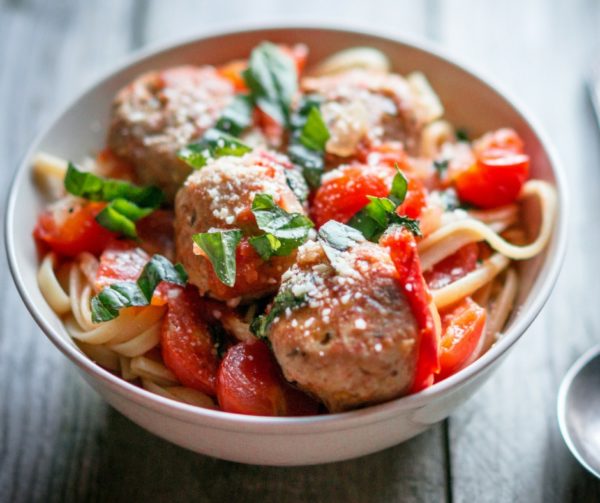 Pasta Con Pomodoro E Basilico Recipe with Polpette Meatballs (Tomato and  Basil)