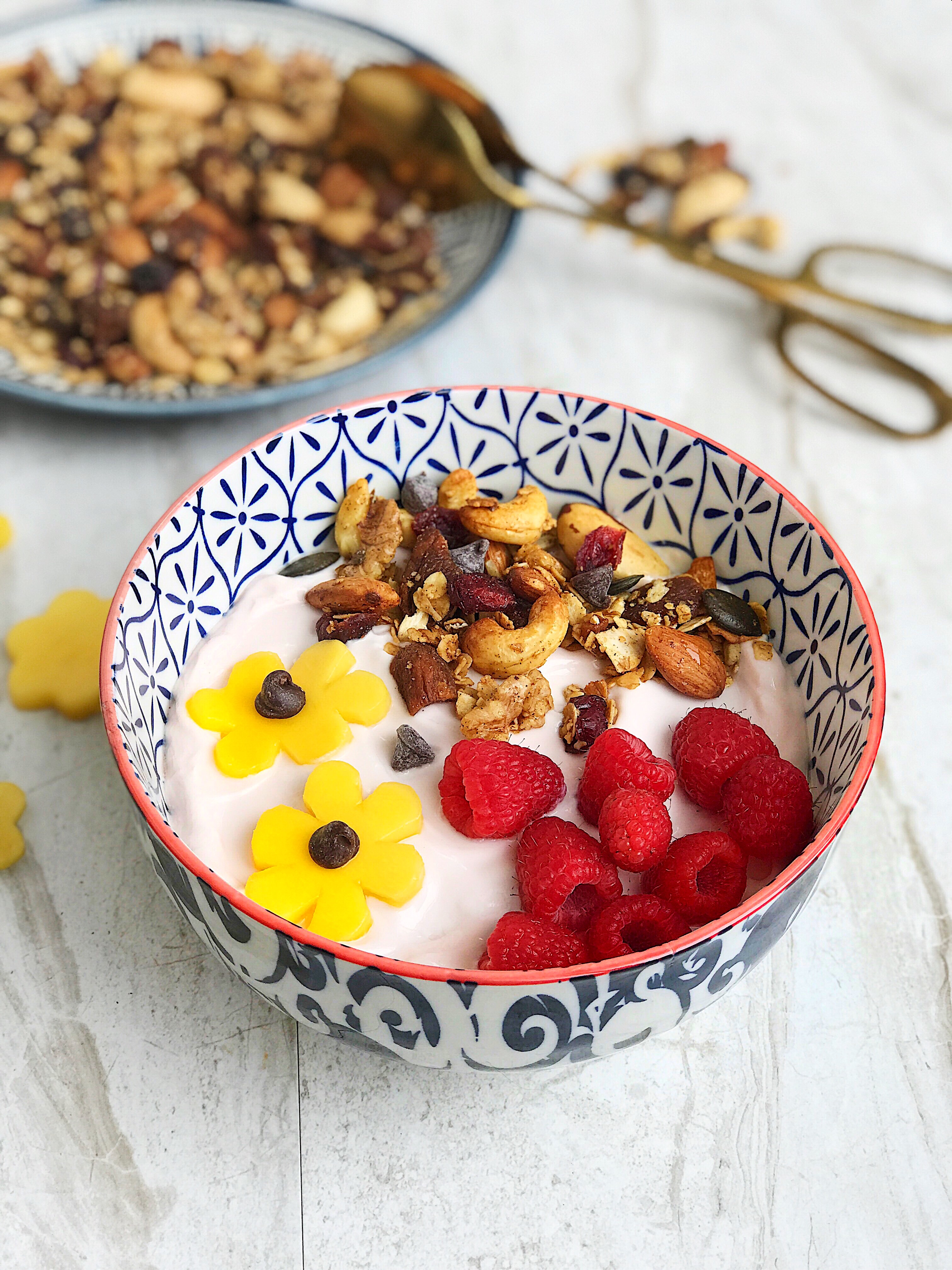 healthy breakfast granola